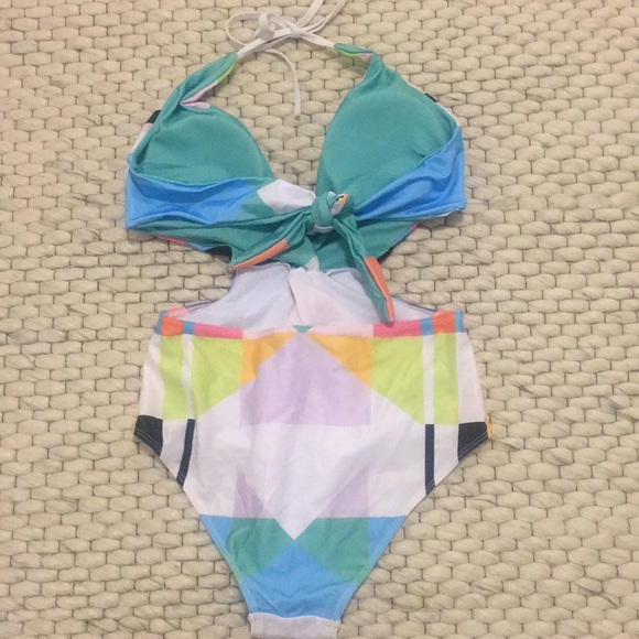 Plunging Cut-out One Piece - Picture 2 of 4